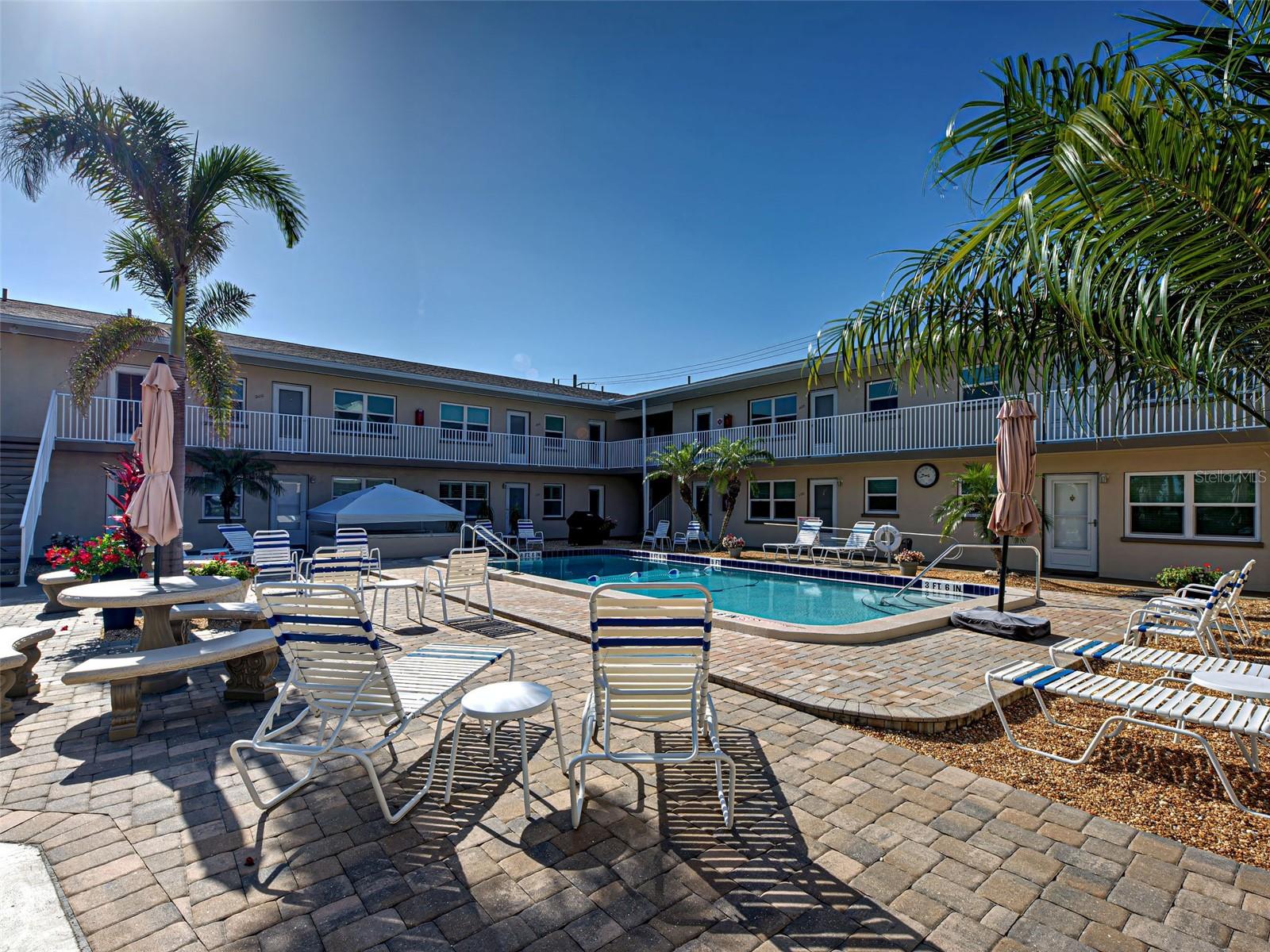 CARRIAGE HOUSE - Residential