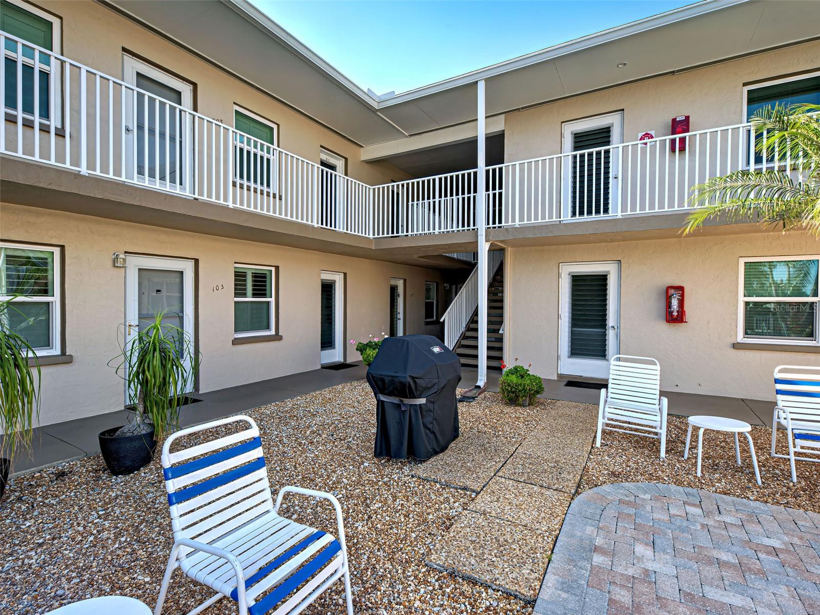 CARRIAGE HOUSE - Residential