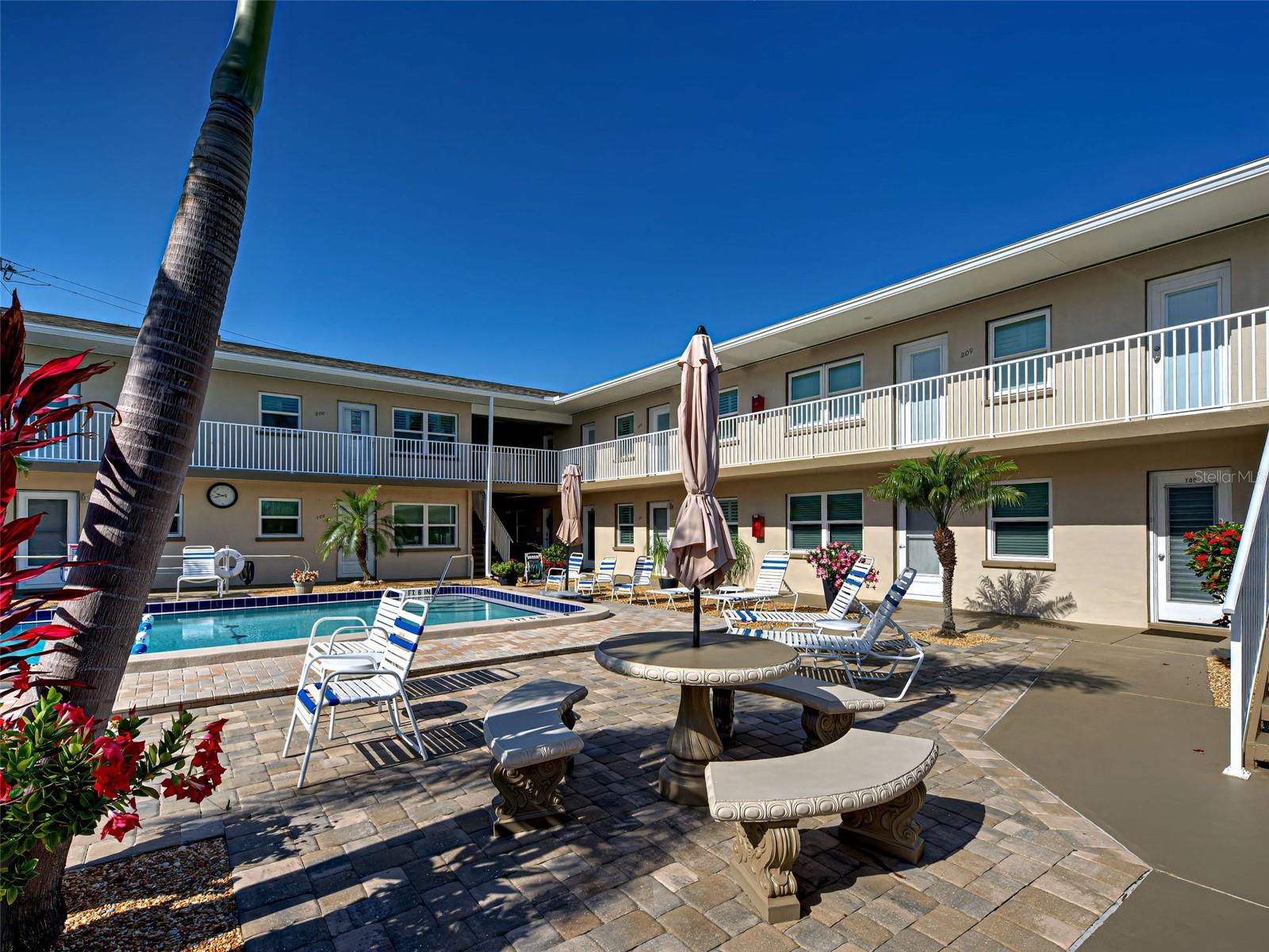 CARRIAGE HOUSE - Residential