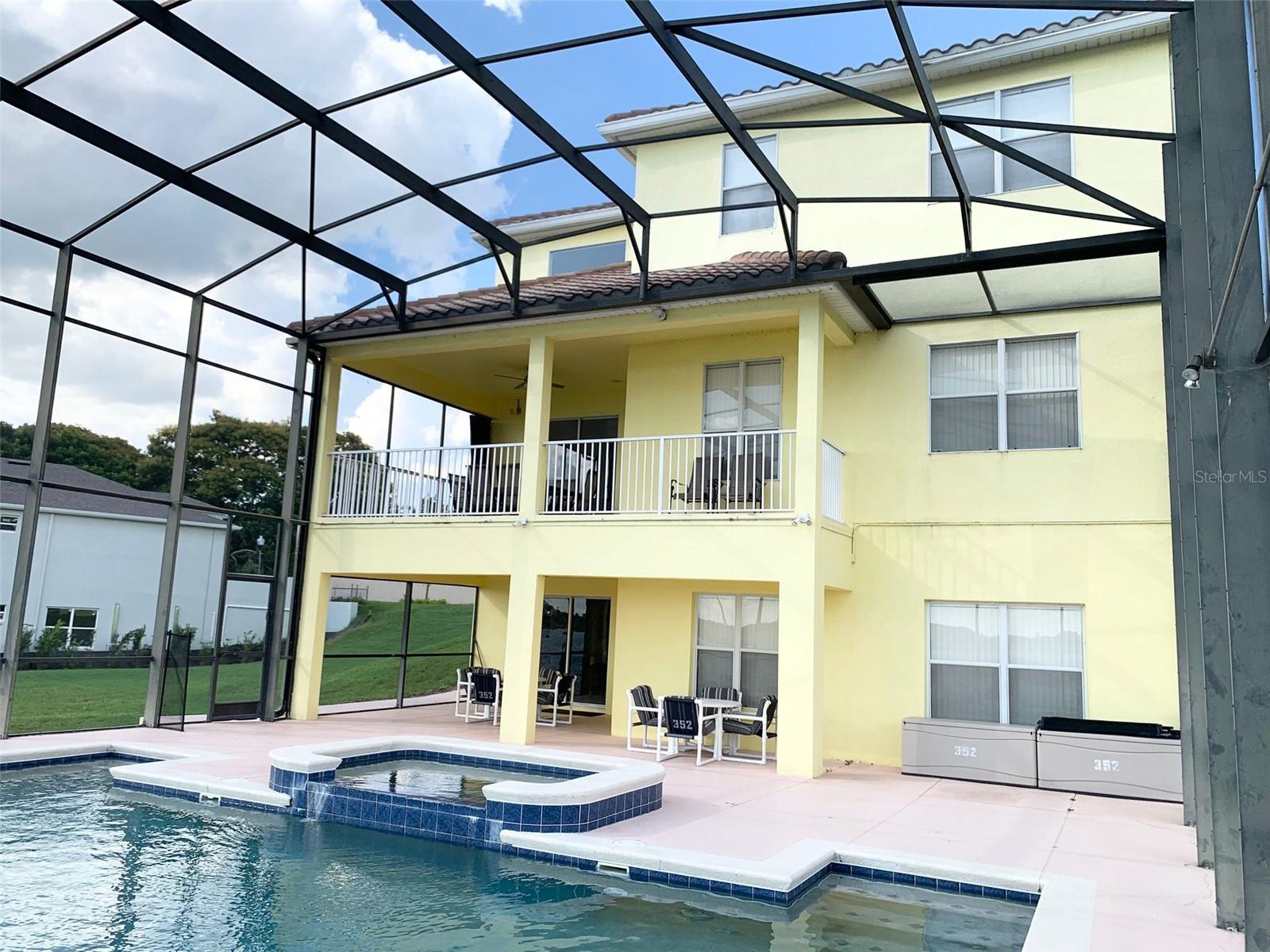 CALABAY PARC AT TOWER LAKE - Residential