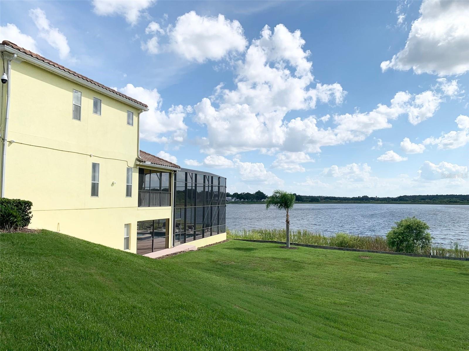 CALABAY PARC AT TOWER LAKE - Residential