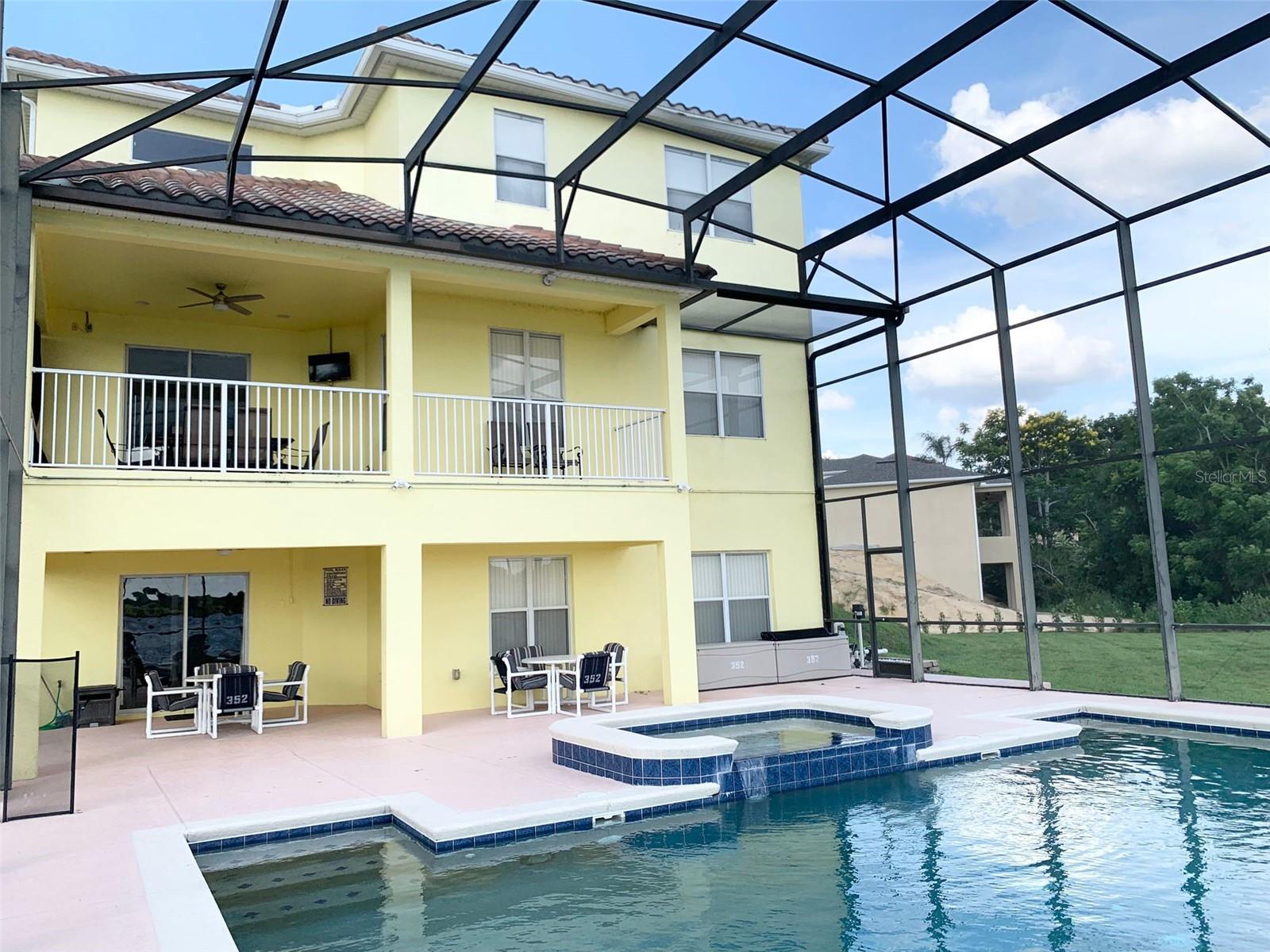 CALABAY PARC AT TOWER LAKE - Residential