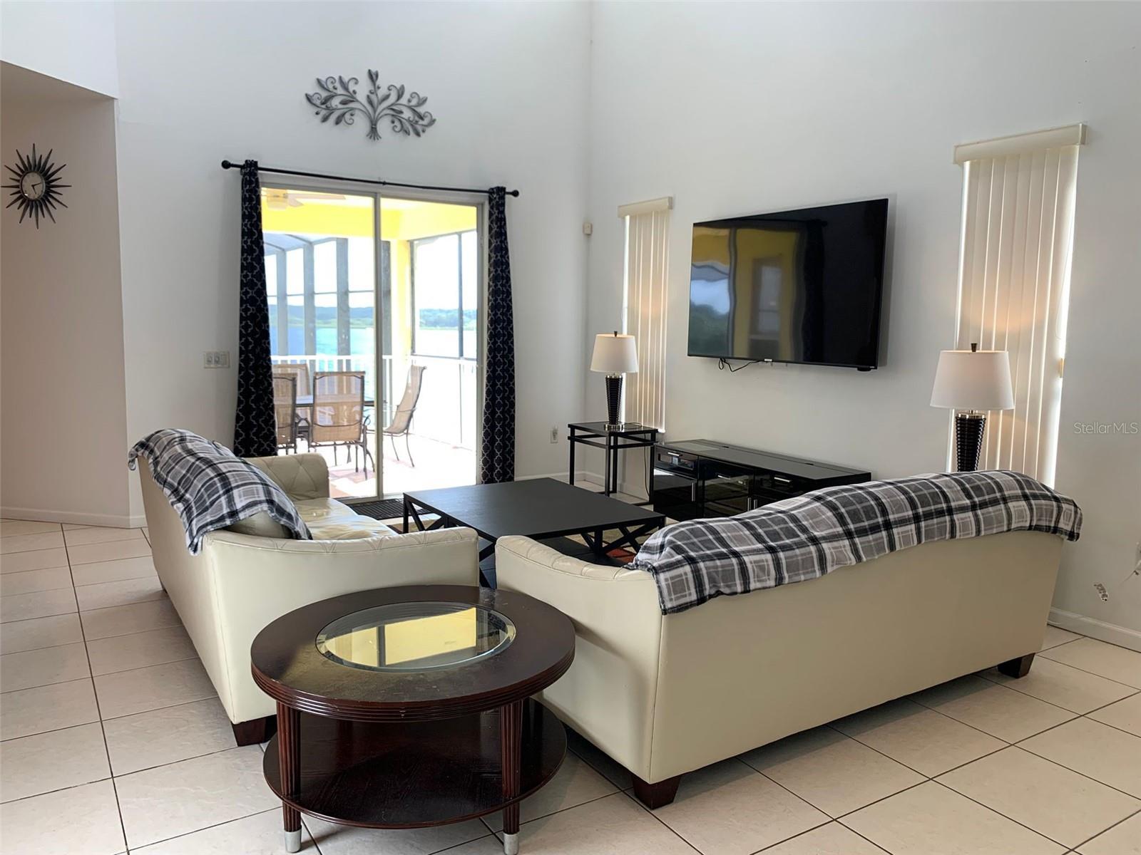 CALABAY PARC AT TOWER LAKE - Residential