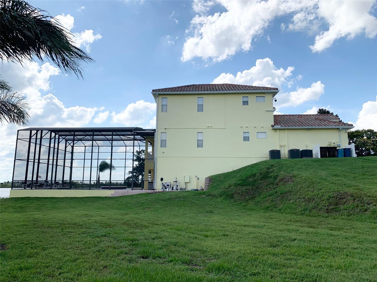 CALABAY PARC AT TOWER LAKE - Residential