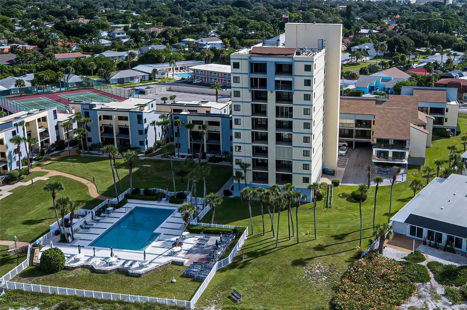 MACARTHUR BEACH - Residential