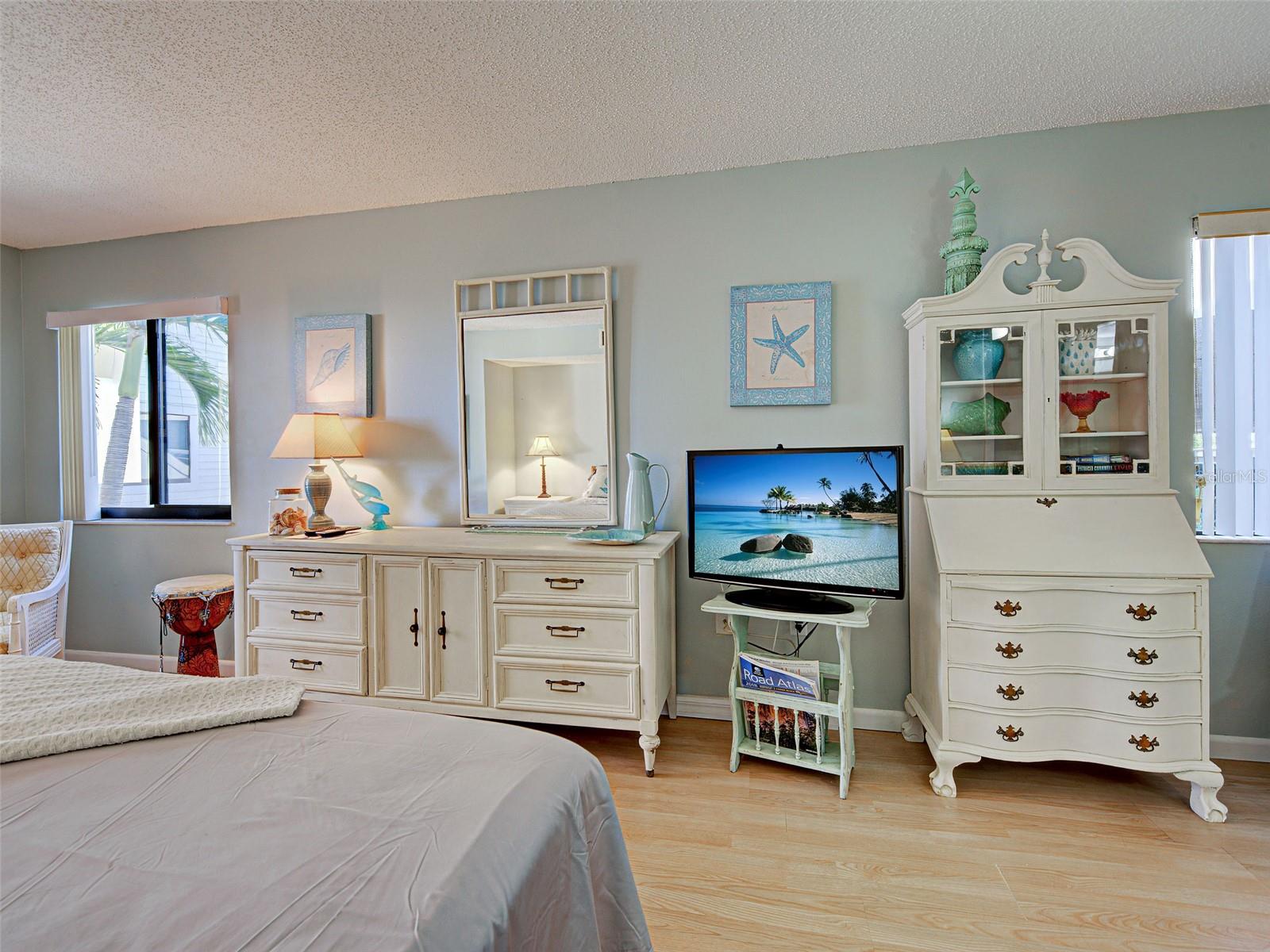 MACARTHUR BEACH - Residential