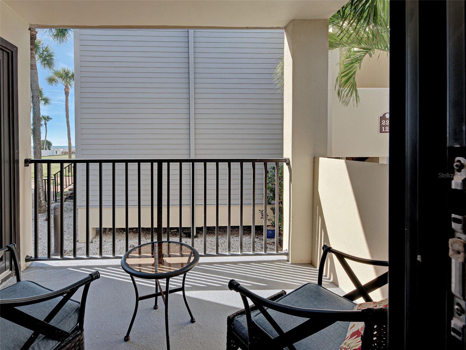 MACARTHUR BEACH - Residential