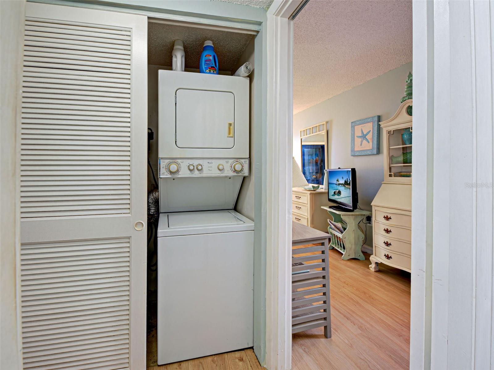 MACARTHUR BEACH - Residential