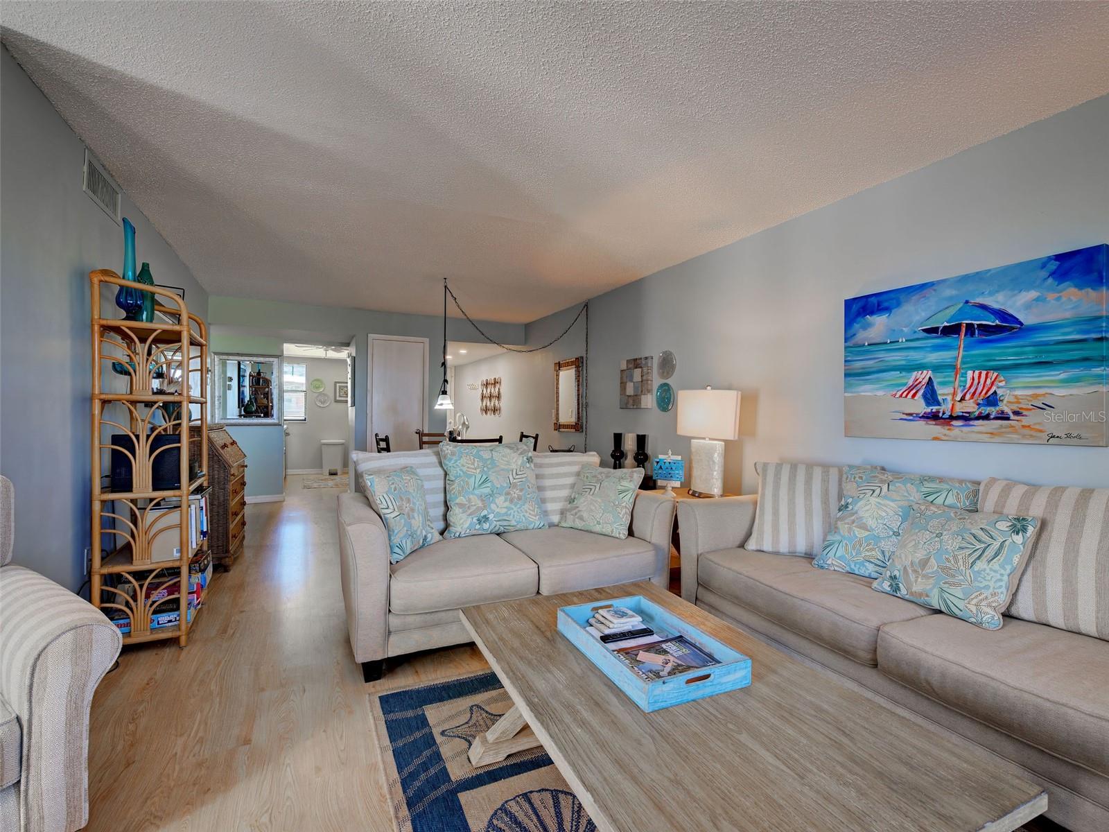 MACARTHUR BEACH - Residential