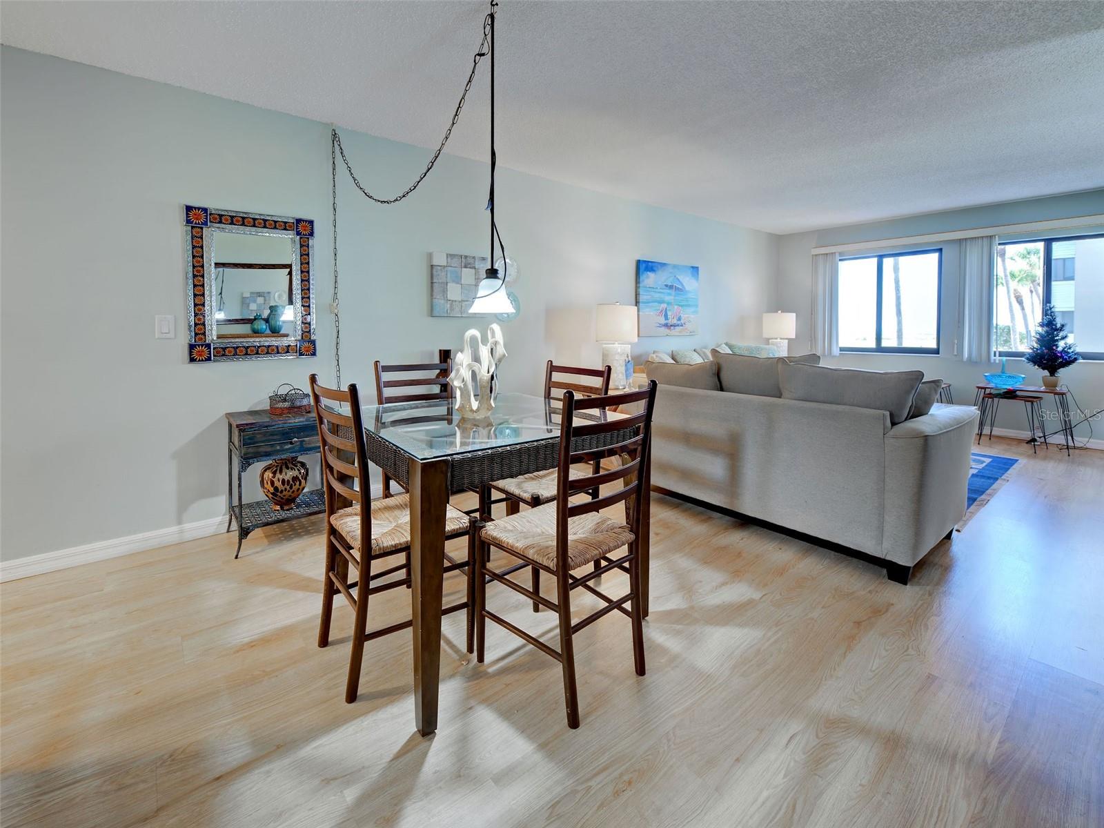 MACARTHUR BEACH - Residential