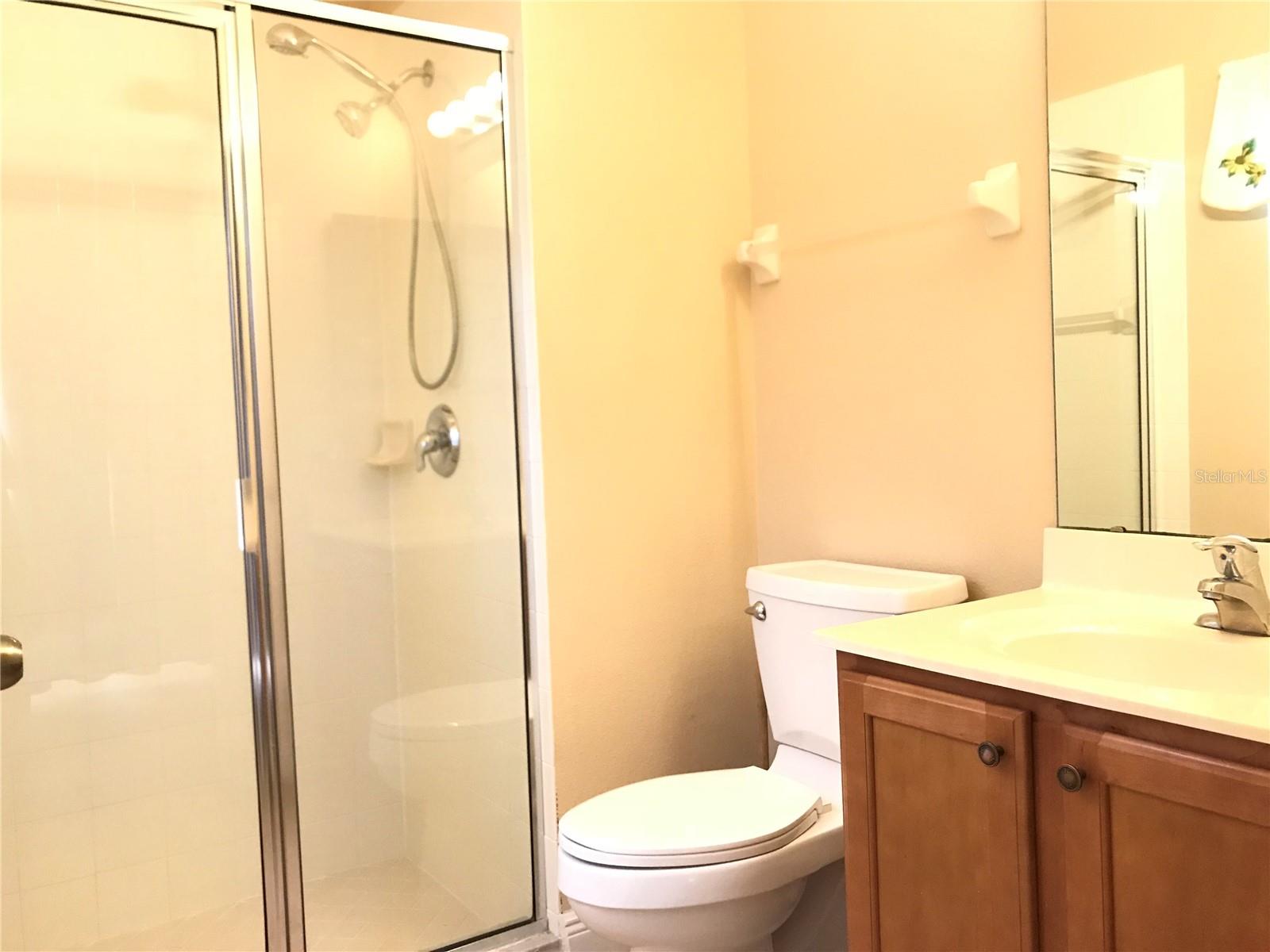 WOODLAND LAKES PRESERVE UNIT 2 - Residential Lease