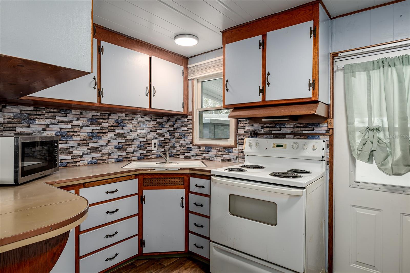 FAIR LANE ACRES - Residential