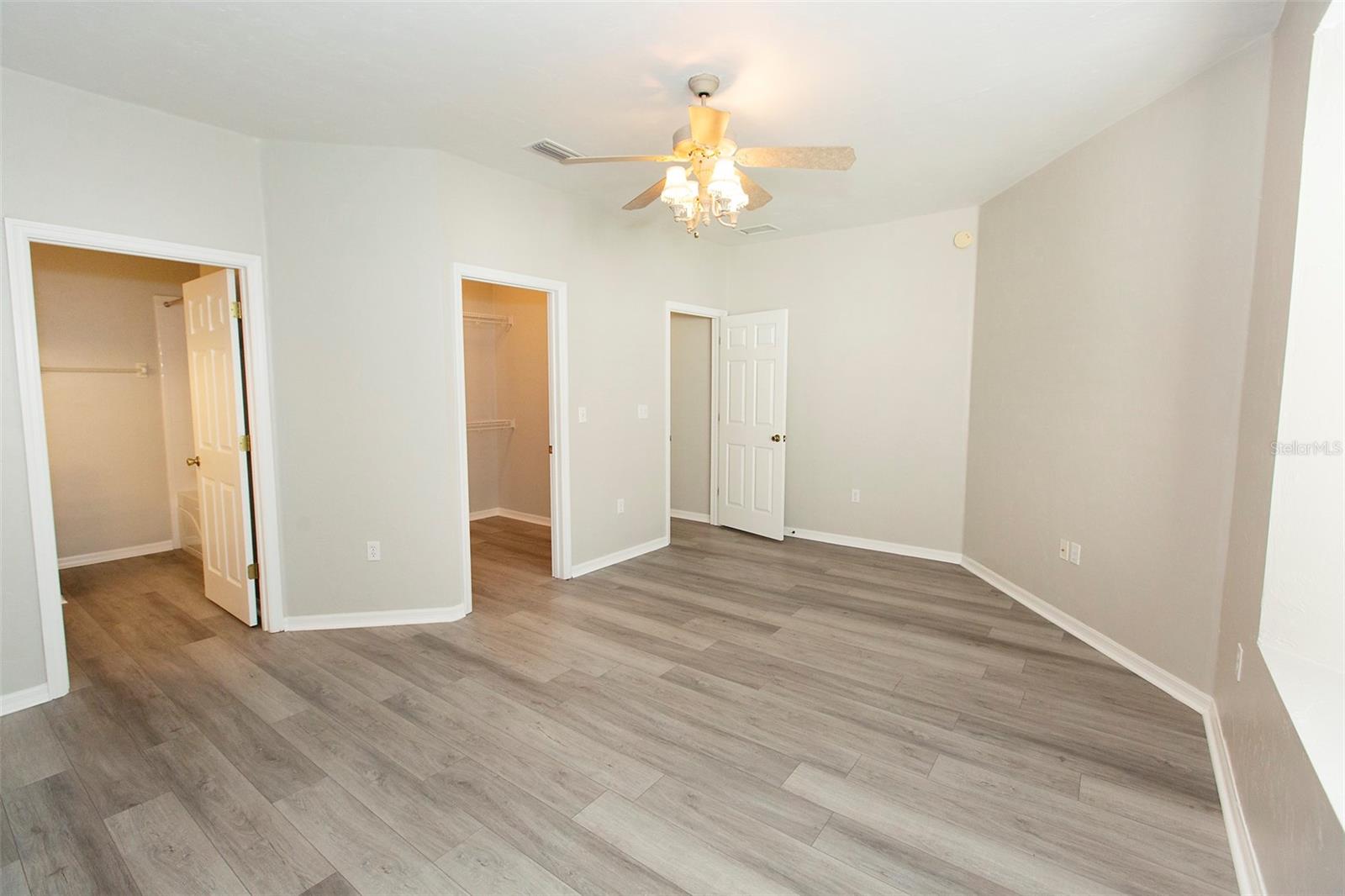 BLUES CREEK GARDENS - Residential Lease