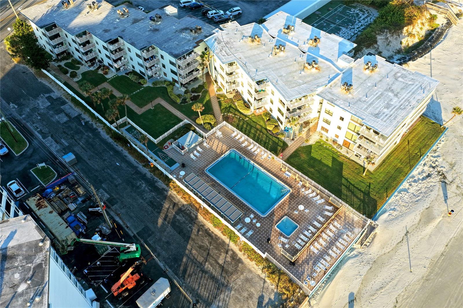 OCEAN REER VILLAS CONDO - Residential