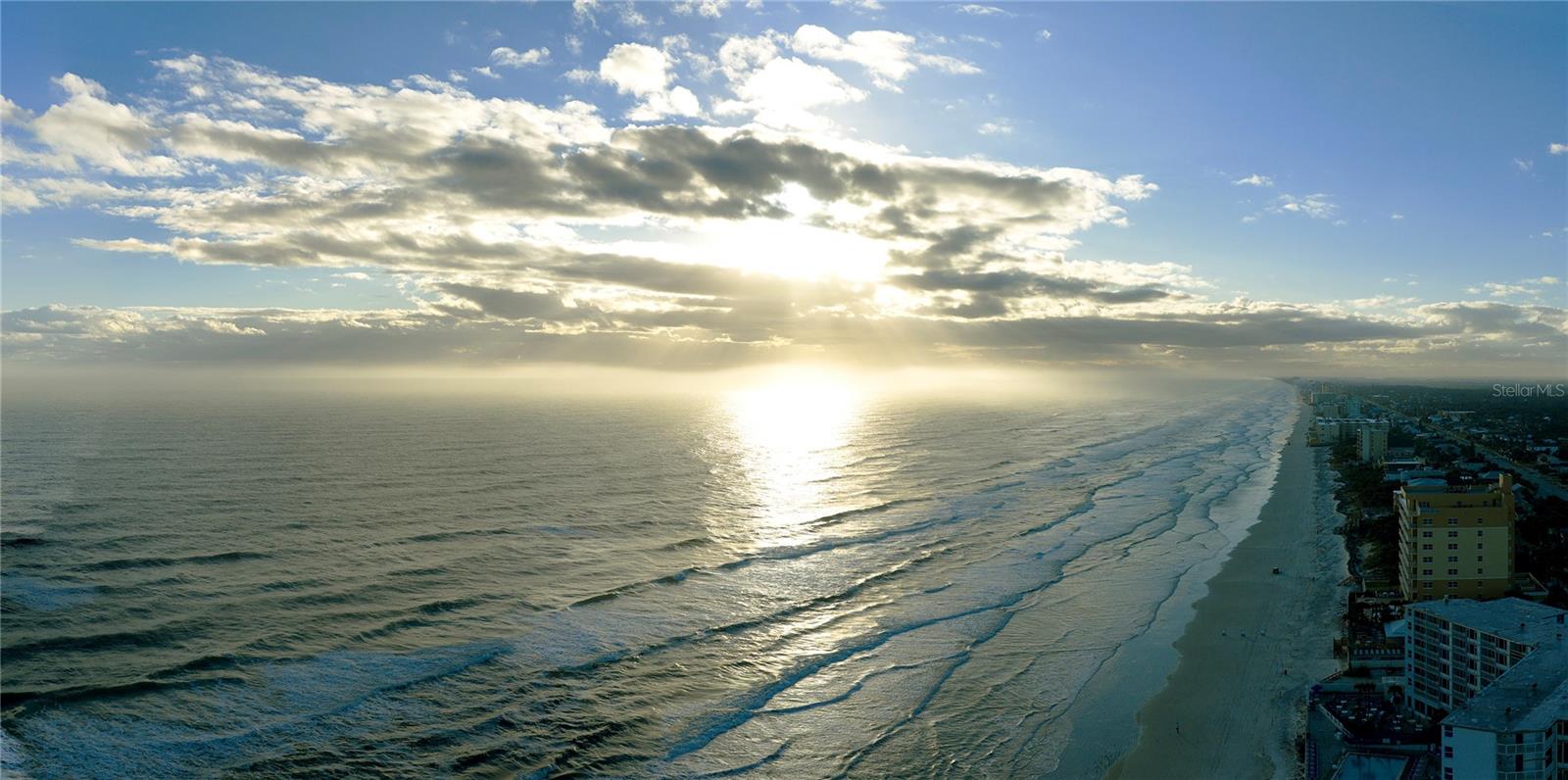 OCEAN REER VILLAS CONDO - Residential