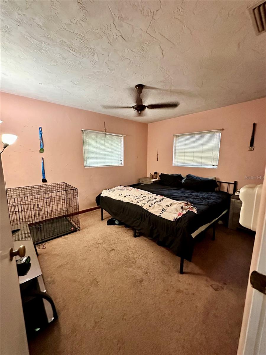 HOGLES S 01/2 BLK 67 DELAND - Residential