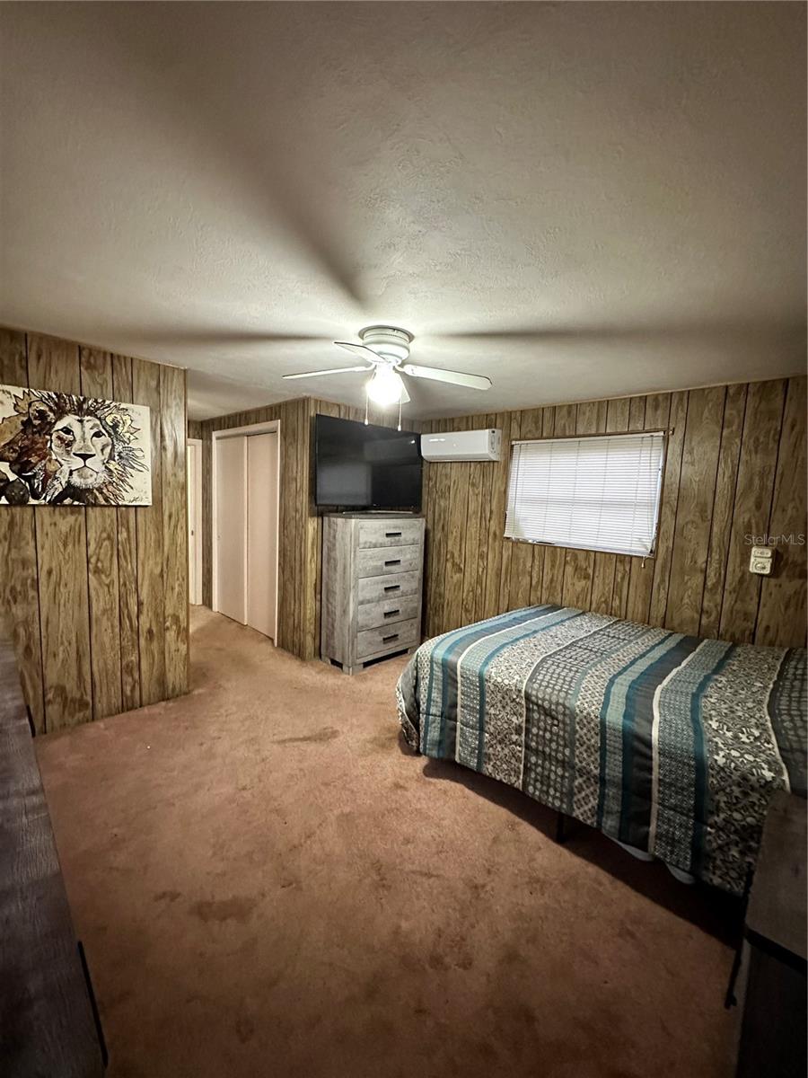 HOGLES S 01/2 BLK 67 DELAND - Residential