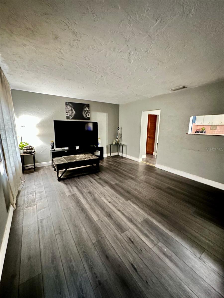 HOGLES S 01/2 BLK 67 DELAND - Residential