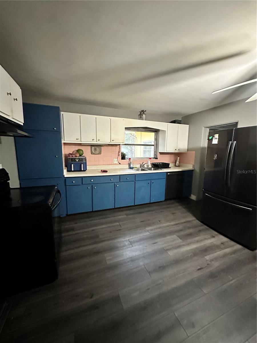 HOGLES S 01/2 BLK 67 DELAND - Residential