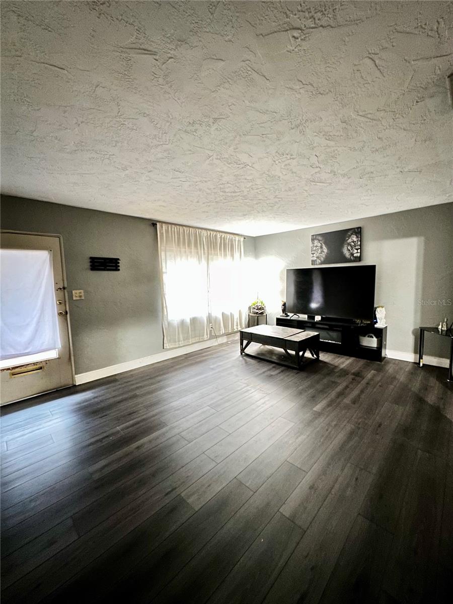 HOGLES S 01/2 BLK 67 DELAND - Residential