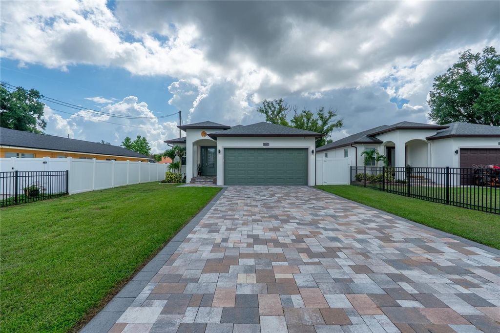 Photo of 8307 N Gomez Avenue, Tampa, FL 33614 (MLS # TB8521899)