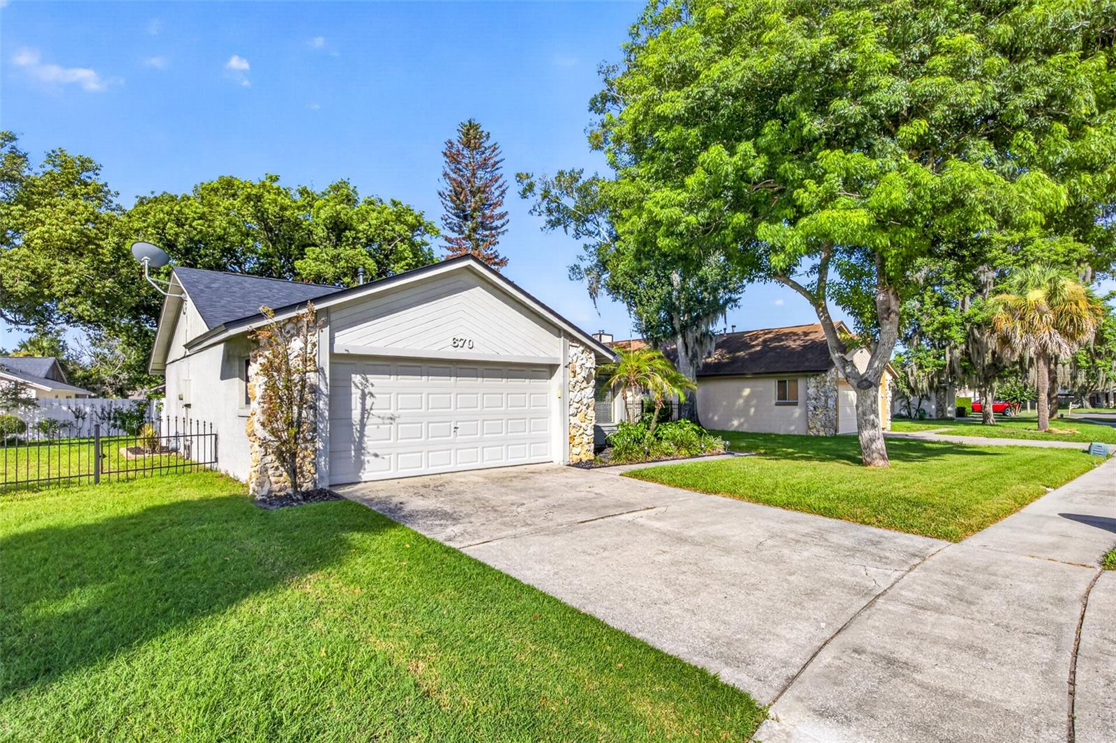 670 STANHOPE DRIVE