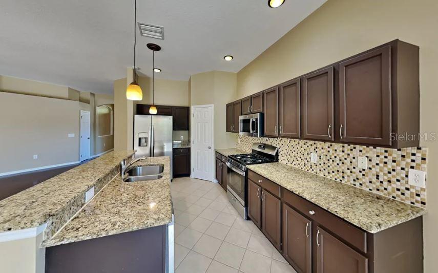 GREENBROOK VILLAGE SUBPHASE KK - Residential Lease