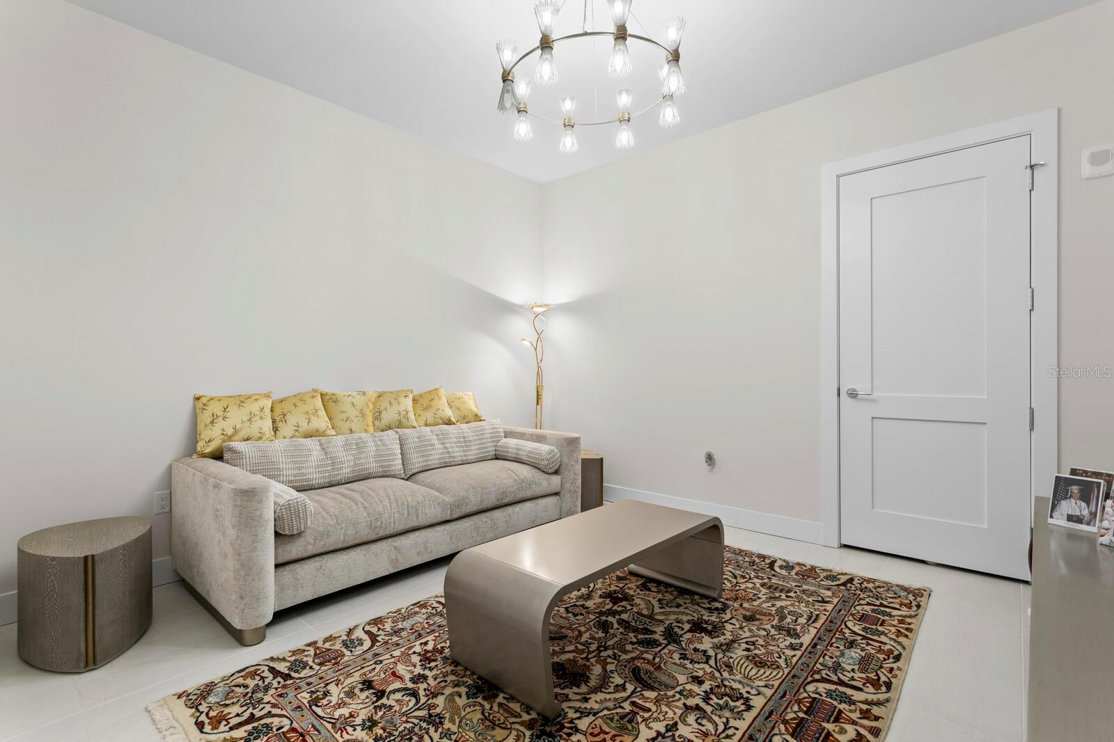 HYDE PARK HOUSE CONDOMINIUM - Residential