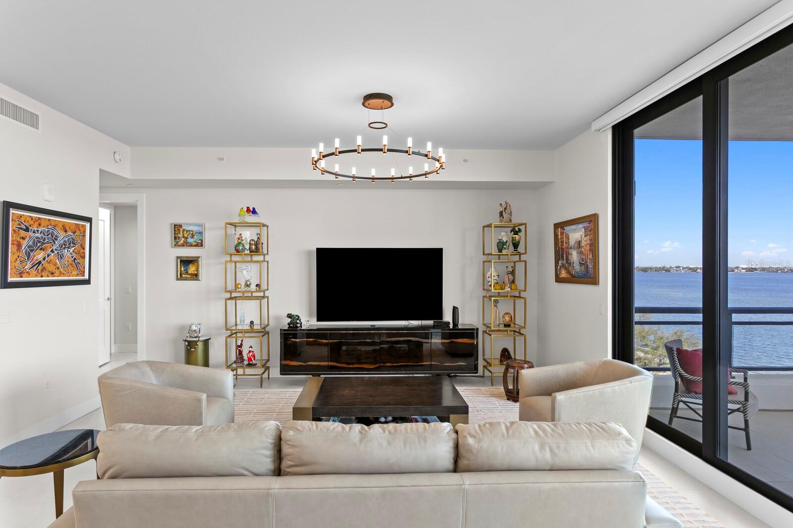 HYDE PARK HOUSE CONDOMINIUM - Residential