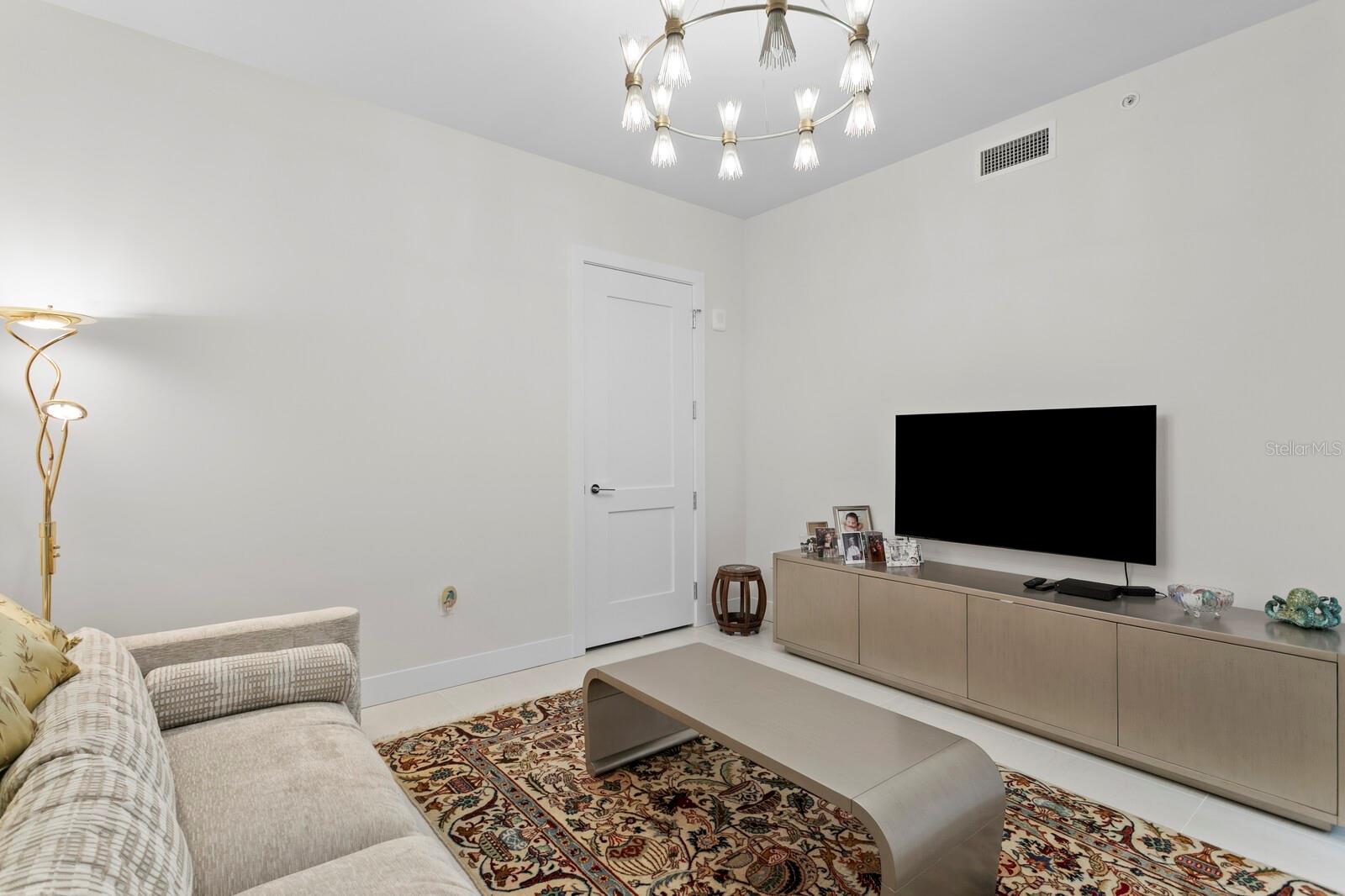 HYDE PARK HOUSE CONDOMINIUM - Residential