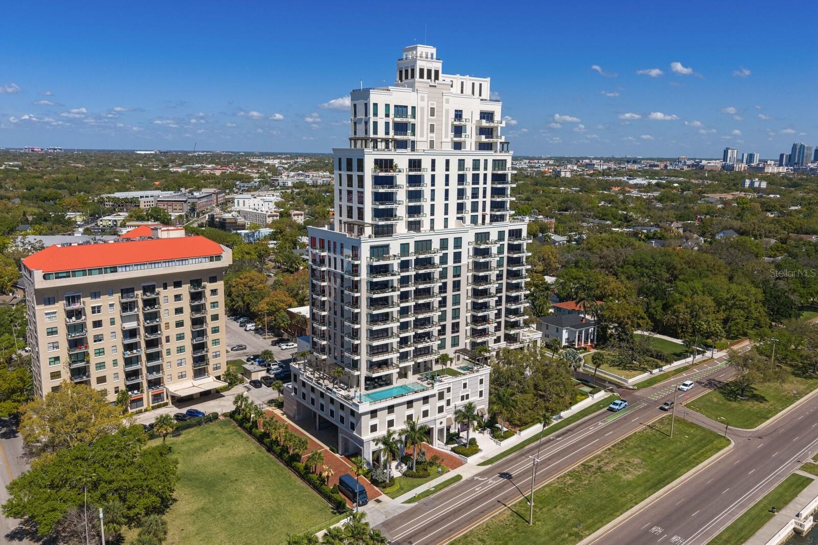 HYDE PARK HOUSE CONDOMINIUM - Residential