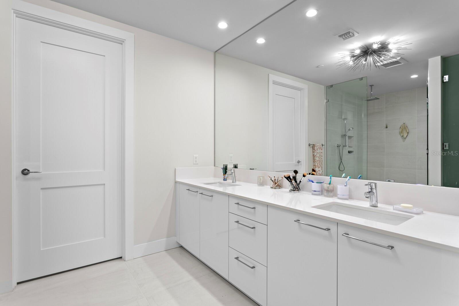 HYDE PARK HOUSE CONDOMINIUM - Residential