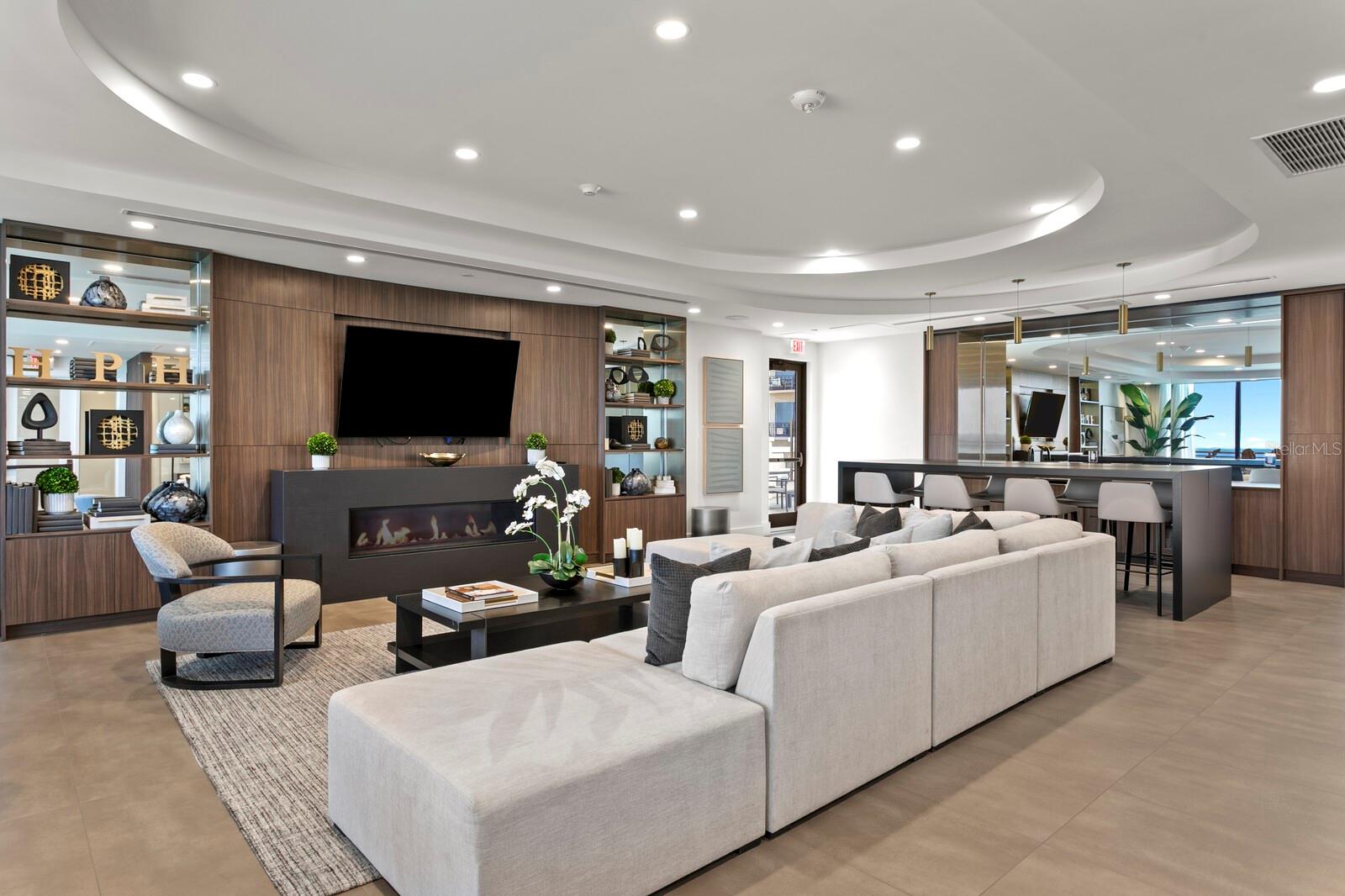 HYDE PARK HOUSE CONDOMINIUM - Residential