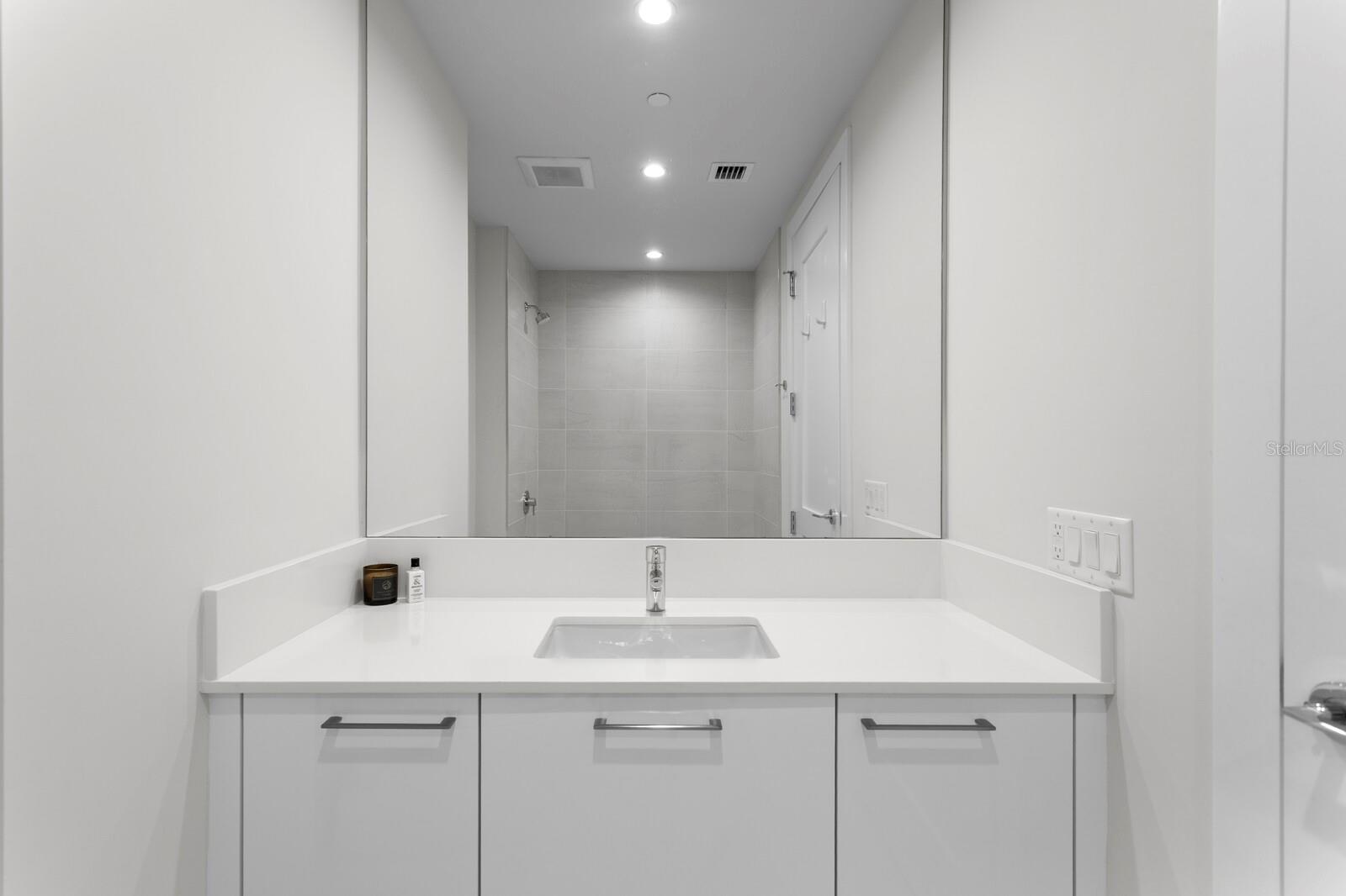 HYDE PARK HOUSE CONDOMINIUM - Residential