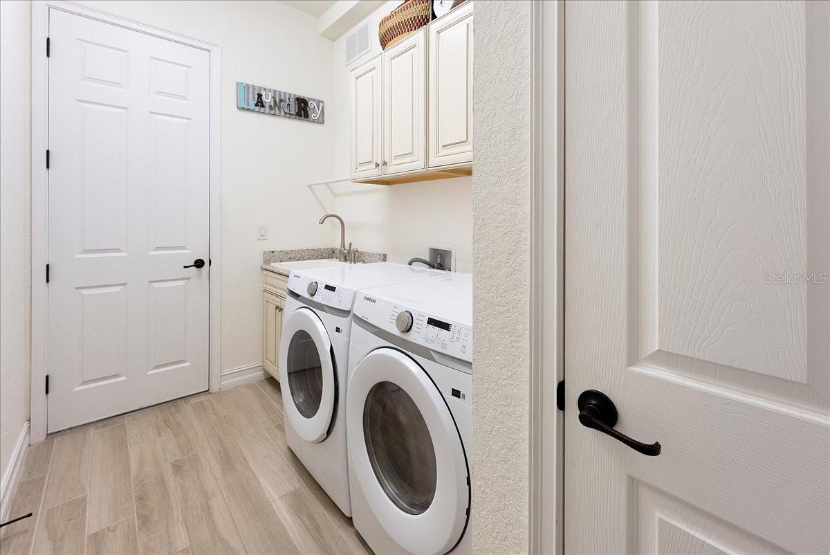 LAKEWOOD NATIONAL - Residential Lease