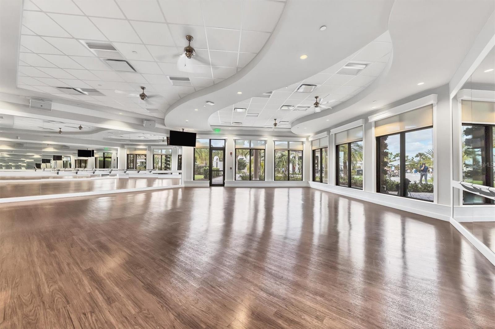 LAKEWOOD NATIONAL - Residential Lease
