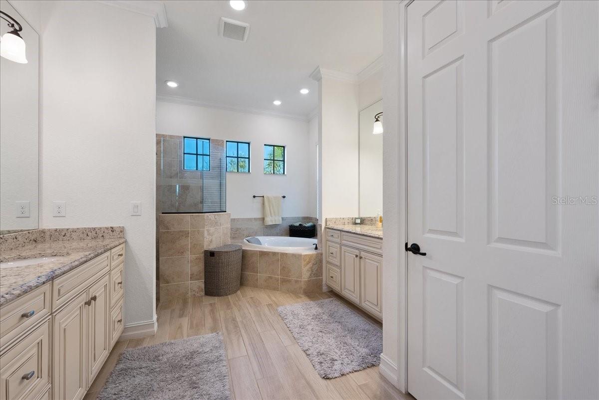LAKEWOOD NATIONAL - Residential Lease