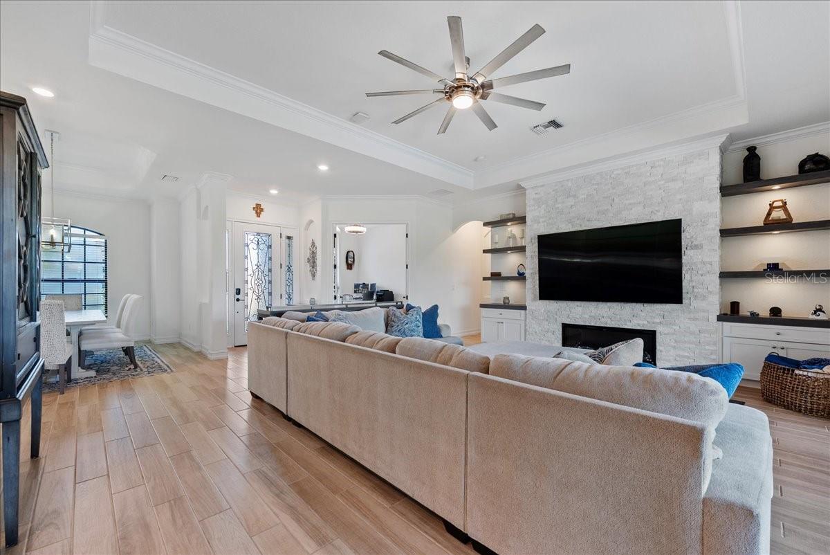 LAKEWOOD NATIONAL - Residential Lease