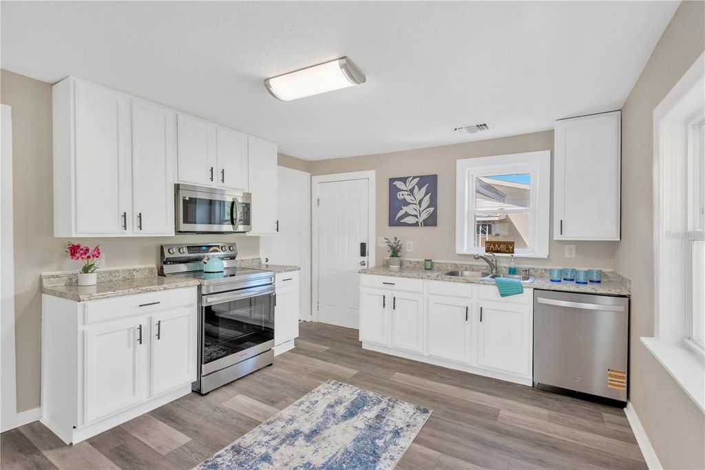 Photo of 5721 20th Street, Zephyrhills, FL 33542 (MLS # TB8419613)