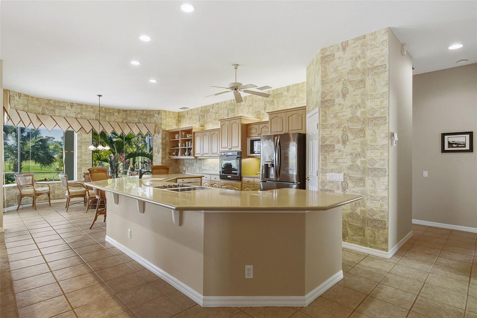 CALUSA LAKES - Residential