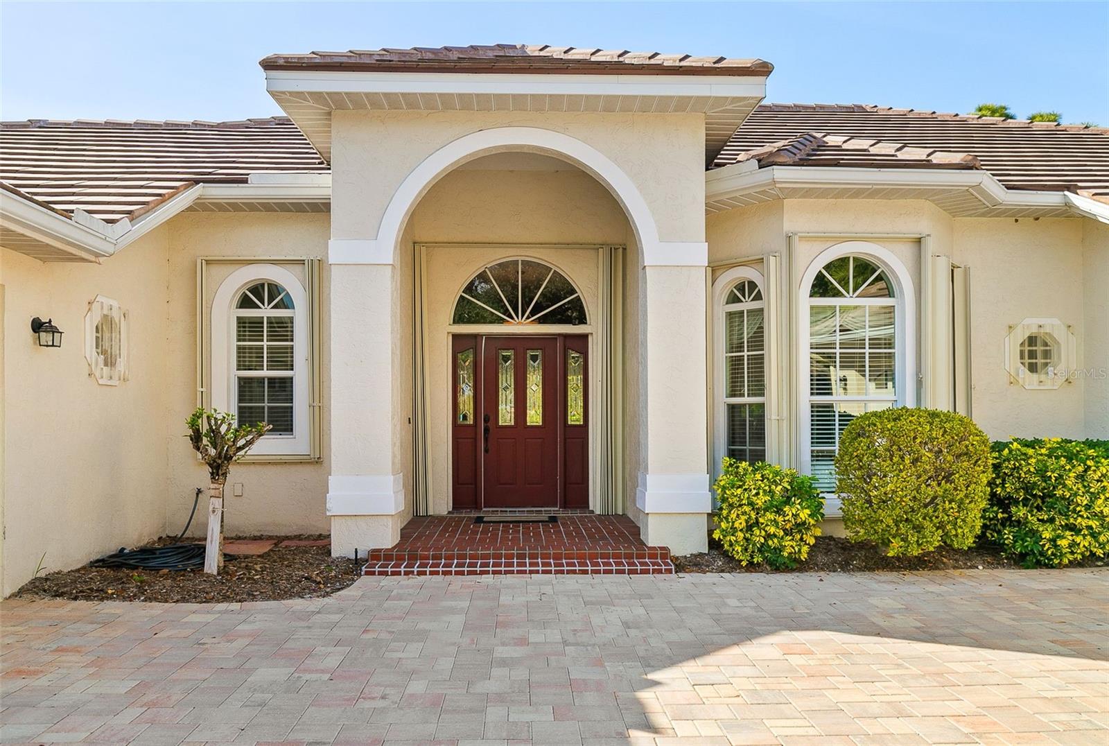 CALUSA LAKES - Residential