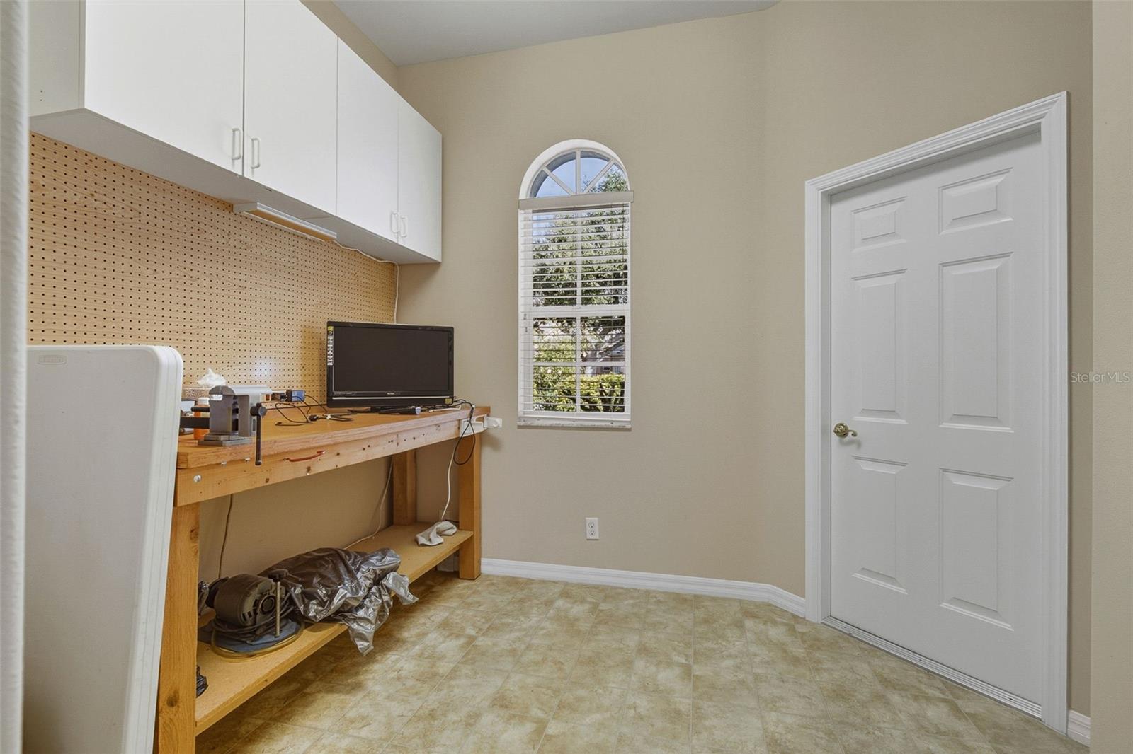 CALUSA LAKES - Residential