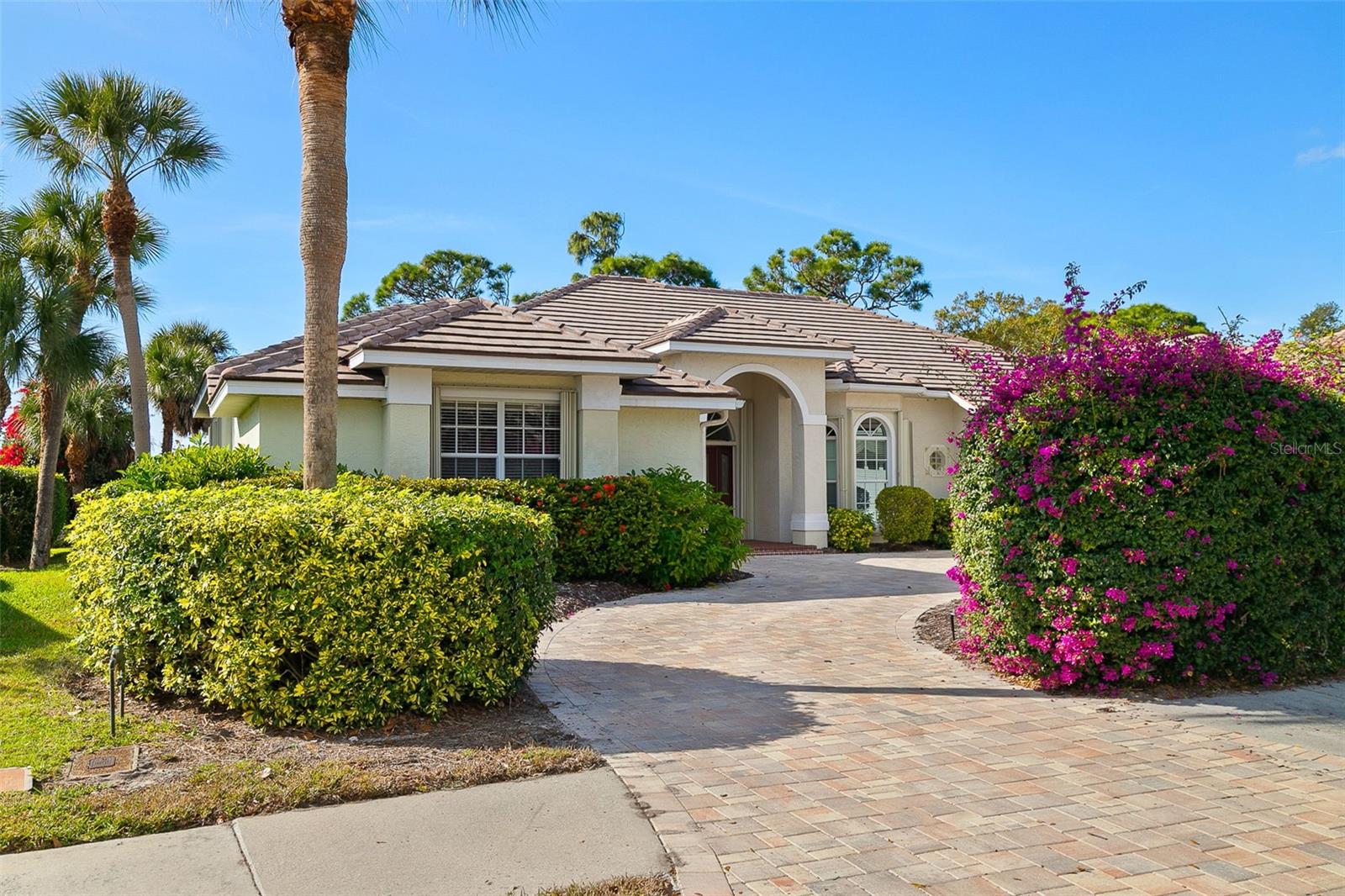 CALUSA LAKES - Residential