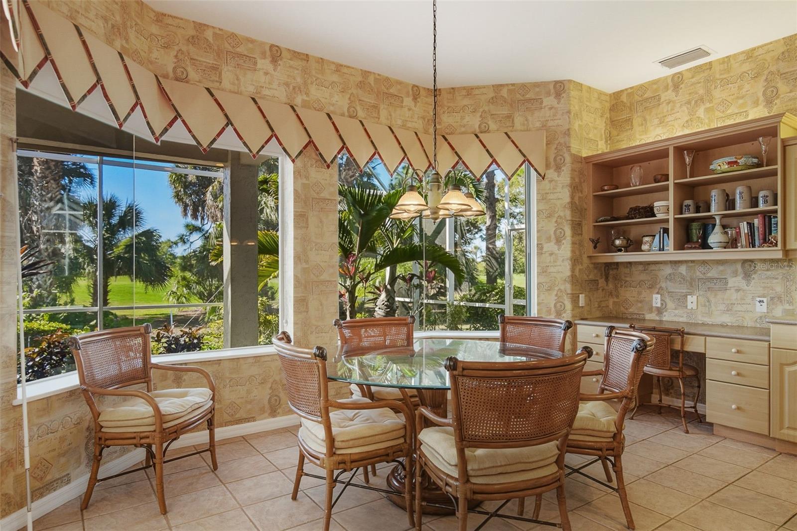 CALUSA LAKES - Residential