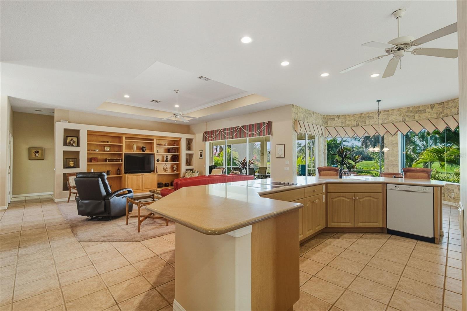 CALUSA LAKES - Residential