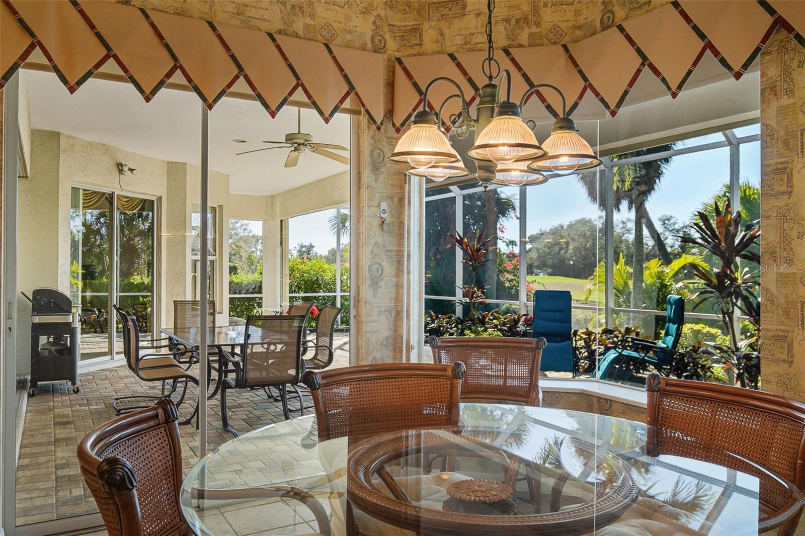 CALUSA LAKES - Residential