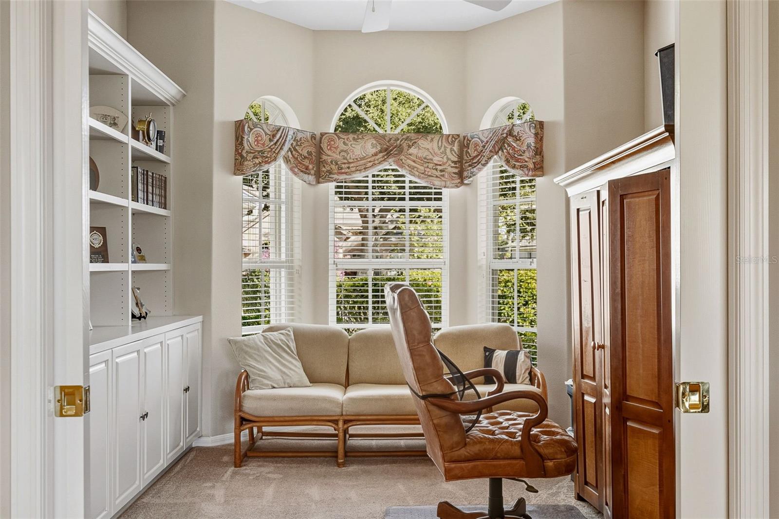 CALUSA LAKES - Residential