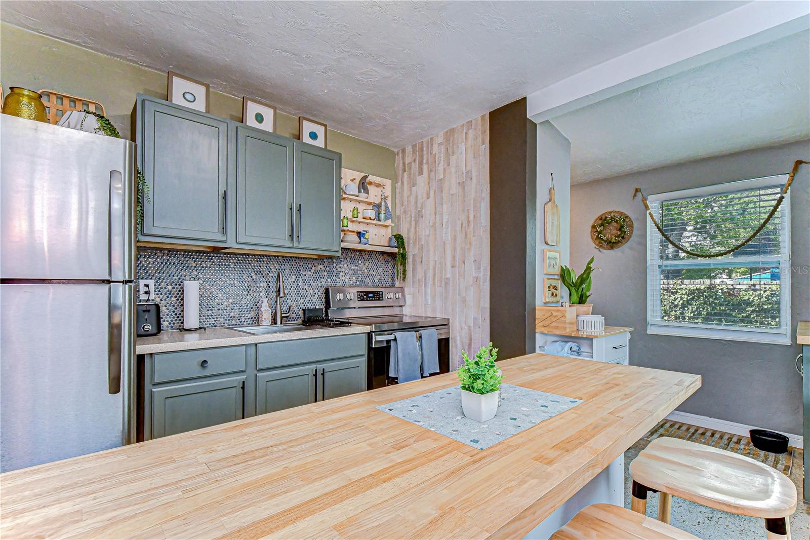 MELODYS HIGHLANDS - Residential