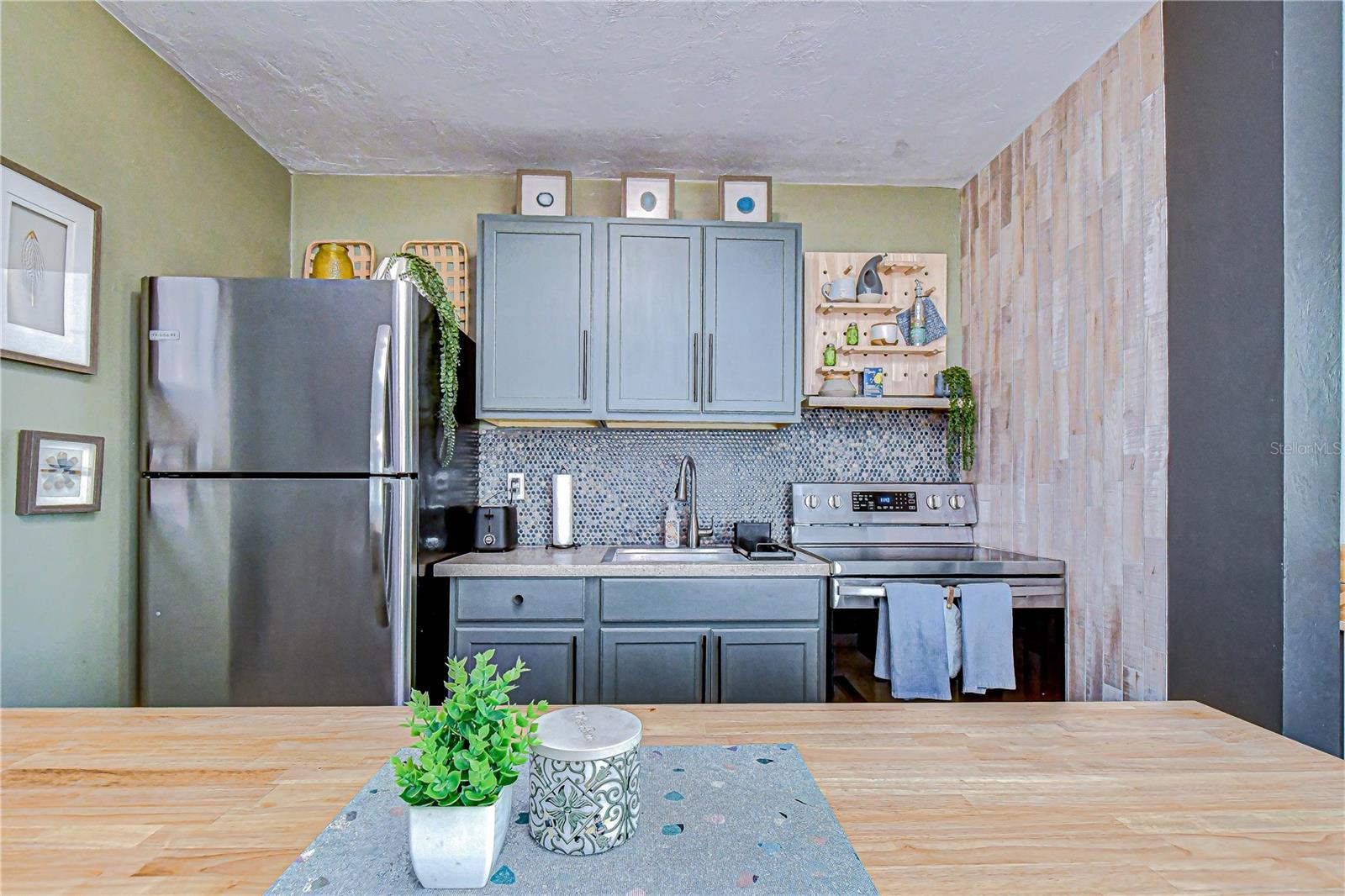 MELODYS HIGHLANDS - Residential