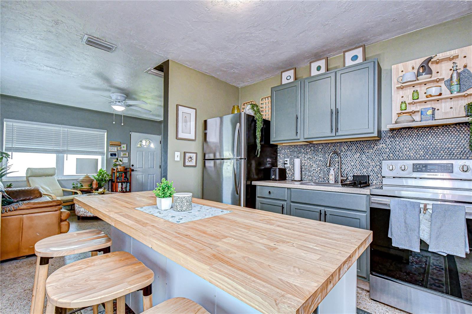 MELODYS HIGHLANDS - Residential